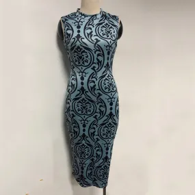 Atemberaubendes ärmelloses Tank-Kleid