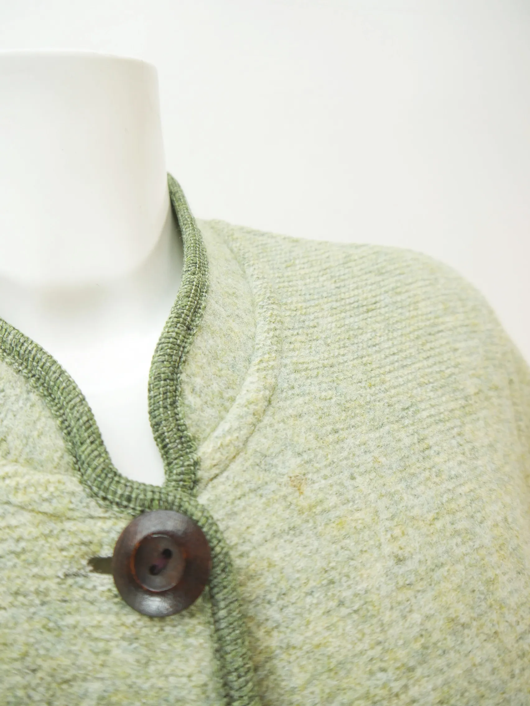 Giesswein Trachtenjacke grün Applikation Walkjacke leicht verschmutzt Gr.36