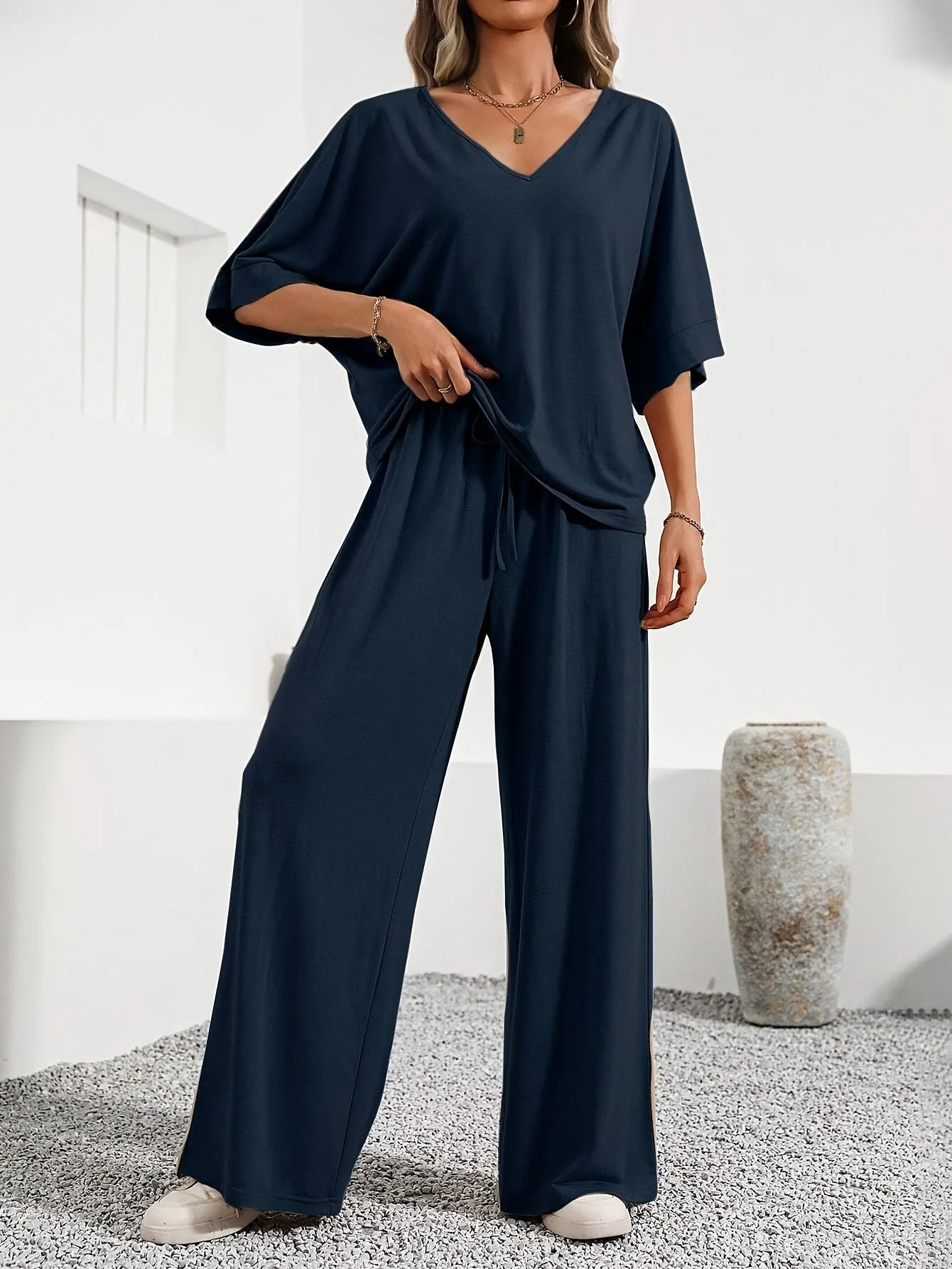 Heidi-Mode | Damen V-Ausschnitt Lounge-Set mit weit geschnittenen Hosen