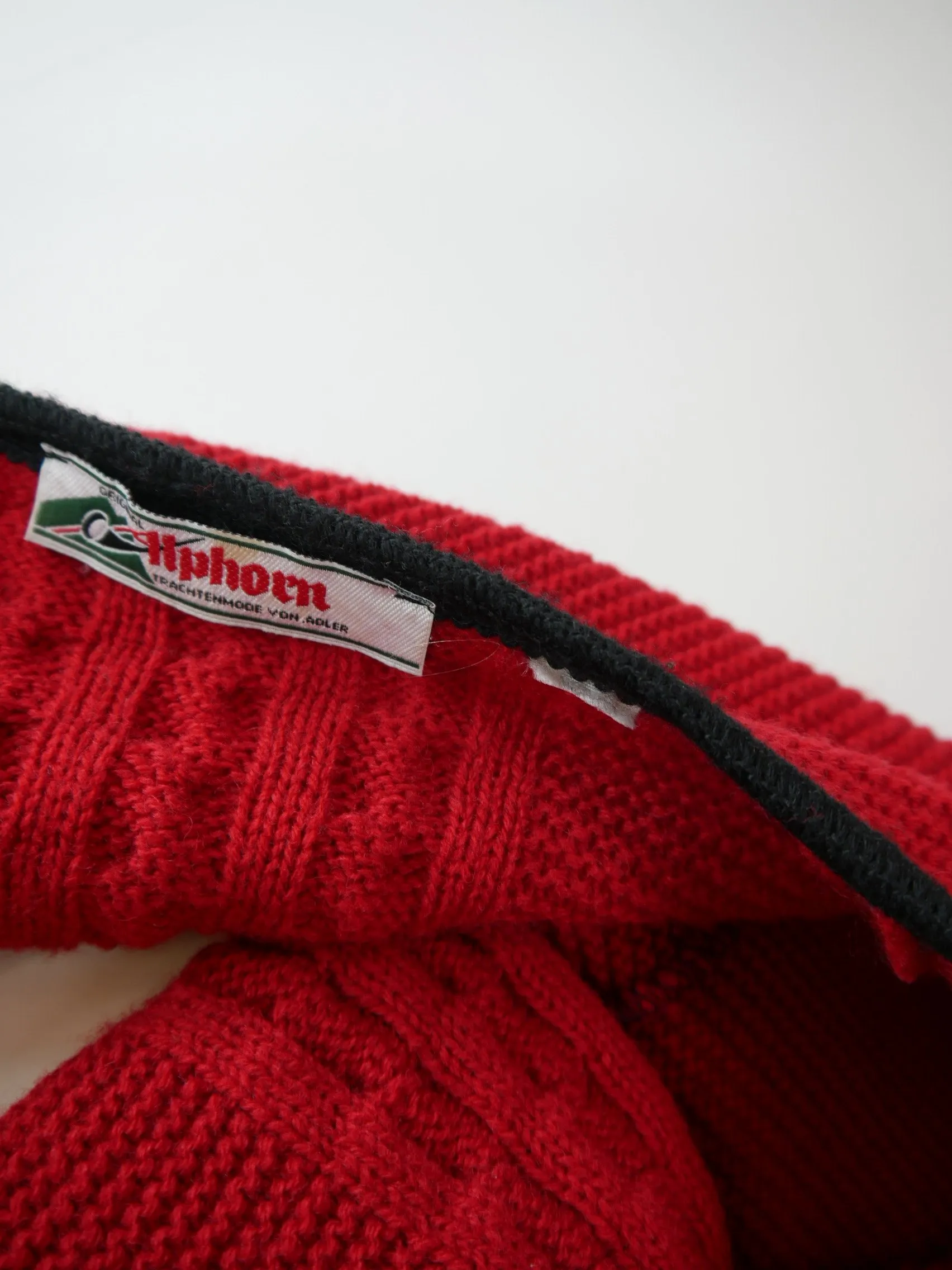 Original Alphorn Strickjacke rot mit Zopfmuster süße Trachtenjacke Jacke Gr.38